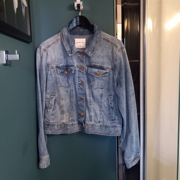 Celebrity Pink Jackets & Blazers - ☄️ Host Pick ☄️Celebrity Pink Women's Size XL Jean Jacket